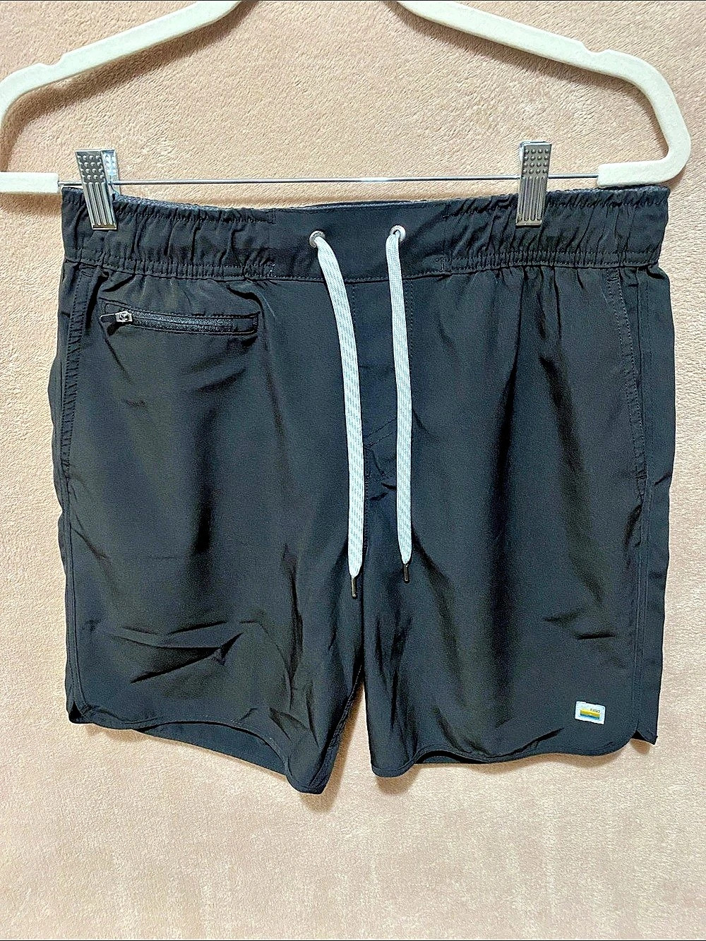 Vuori Banks Short Hybrid Shorts Black Medium Like New